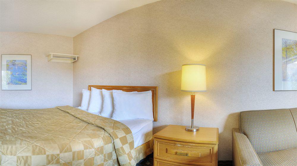 Rodeway Inn Saint John Exterior photo